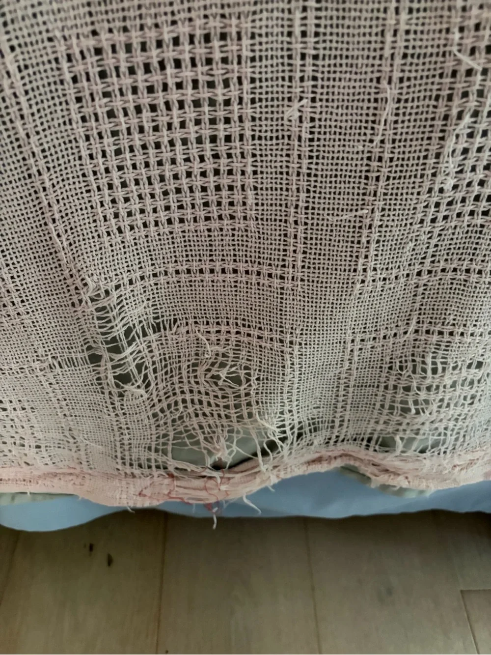 Light Pink 100% Cotton Queen Sized Blanket - Soft Patterned Blanket